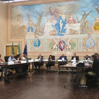 Diano Marina, Brunazzi: "Consiglio comunale alle 12? Alla sera sono stanca, un favore che mi ha fatto il sindaco" Diano Marina, Brunazzi: "Consiglio comunale alle 12? Alla sera sono stanca, un favore che mi ha fatto il sindaco"