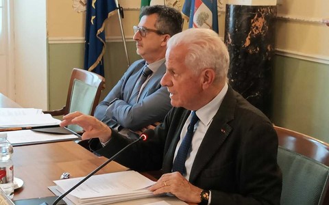 Scajola, “sul biodigestore non si torna indietro”: rifiuti e bilancio al centro del consiglio provinciale