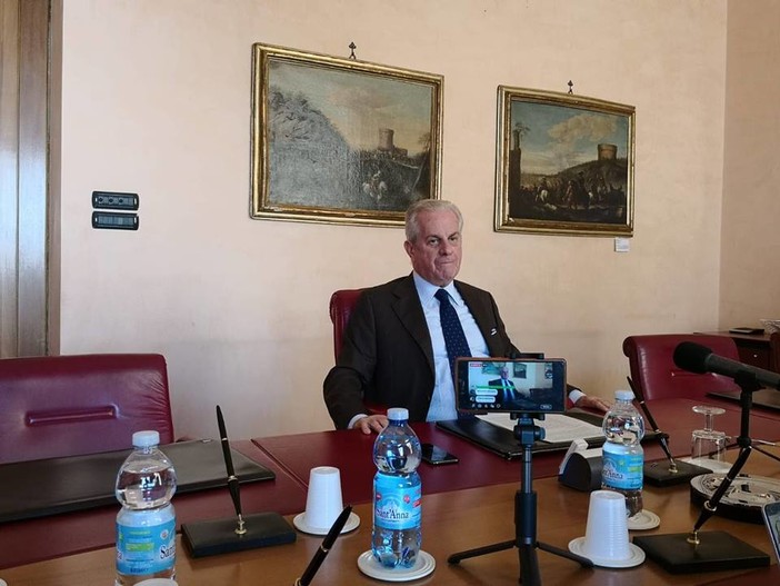 Imperia: decreto sicurezza, critico Claudio Scajola "Occorre la valutazione della Corte Costituzionale" Imperia: decreto sicurezza, critico Claudio Scajola "Occorre la valutazione della Corte Costituzionale"