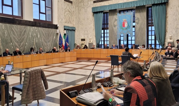 Trasporto pubblico, impianti sportivi e cantieri autostradali:  torna a riunirsi il consiglio comunale a Imperia