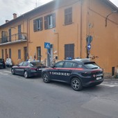 Imperia, minaccia i familiari e aggredisce le forze dell'ordine: è caccia all'uomo sull'Argine destro Imperia, minaccia i familiari e aggredisce le forze dell'ordine: è caccia all'uomo sull'Argine destro