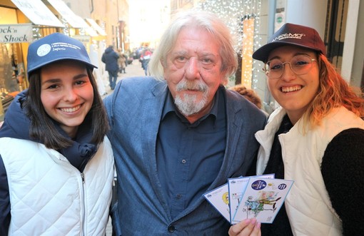 Festival di Sanremo: tutte esaurite le cartoline di Lupo Alberto e di Amedeus e Antonella Clerici. Appuntamento al prossimo anno! Festival di Sanremo: tutte esaurite le cartoline di Lupo Alberto e di Amedeus e Antonella Clerici. Appuntamento al prossimo anno!
