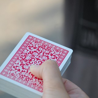 Un viaggio tra scopa e briscola: i giochi di carte che uniscono il Mezzogiorno Un viaggio tra scopa e briscola: i giochi di carte che uniscono il Mezzogiorno