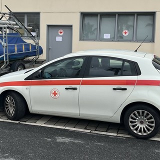 Croce Rossa, distribuzione pacchi viveri presso la sede temporanea al Molo San Lazzaro