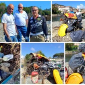 Imperia, il circolo giovanile Borgo Prino al lavoro per ripulire la spiaggia