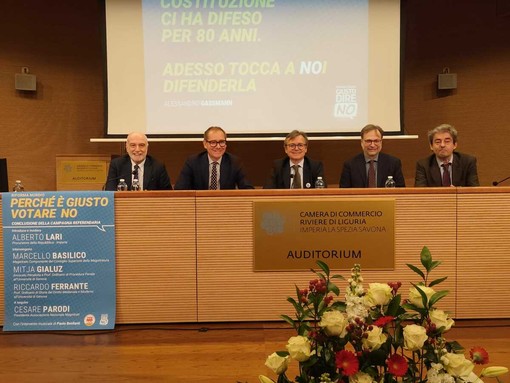 Auditorium gremito a Imperia per la chiusura della campagna referendaria del "No" sulla giustizia