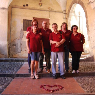 Imperia: con San Giovanni si cementa il sodalizio tra il Comitato Tradizini Onegliesi ed il 'Sotto Tina' Imperia: con San Giovanni si cementa il sodalizio tra il Comitato Tradizini Onegliesi ed il 'Sotto Tina'