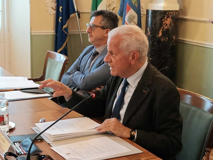 Scajola, “sul biodigestore non si torna indietro”: rifiuti e bilancio al centro del consiglio provinciale