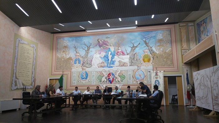 Diano Marina: il 13 luglio nuova seduta del Consiglio Comunale. All'approvazione il bilancio consolidato Diano Marina: il 13 luglio nuova seduta del Consiglio Comunale. All'approvazione il bilancio consolidato