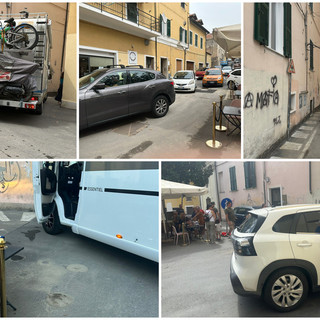 Cantiere di via Agnesi, camper incastrato nel 'budello' di via Ardoino. Traffico in tilt, interviene la polizia penitenziaria