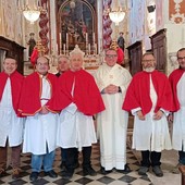 Giovedì santo ad Aurigo: la confraternita di San Giovanni decollato celebra il pasto di magro