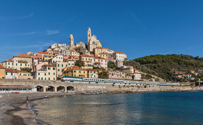 Alberi pericolanti a Cervo, la sindaca Lina Cha firma un’ordinanza per abbatterli Alberi pericolanti a Cervo, la sindaca Lina Cha firma un’ordinanza per abbatterli