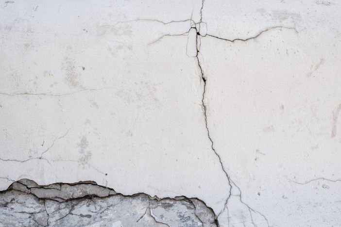 Affrontare il problema delle crepe con Konsolida: una soluzione efficiente e meno invasiva