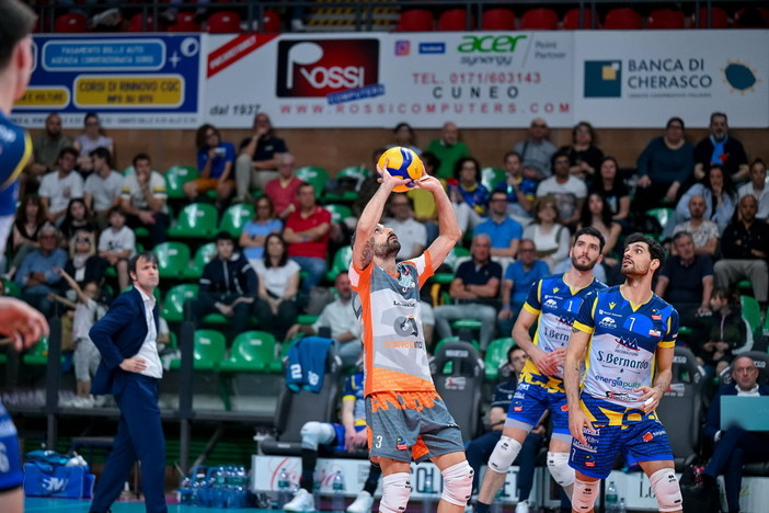 Test Match di pallavolo Cuneo-Cannes al Palazzetto dello sport di Imperia
