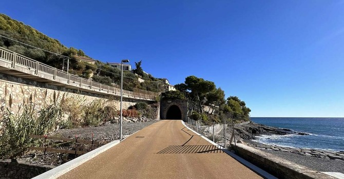 A Pasqua si pedala, il Golfo Dianese apre la nuova ciclabile