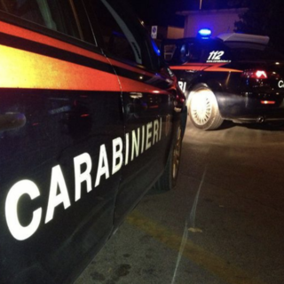 Imperia, aggredisce i carabinieri in Spianata Borgo Peri: denunciata 22enne