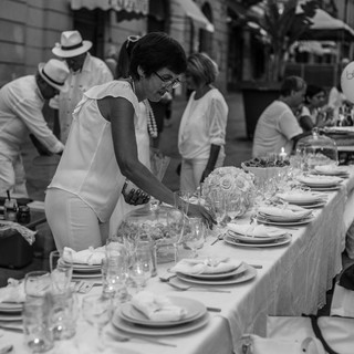 La 'Cena in bianco', una delle manifestazioni che si sono già tenute in via Cascione La 'Cena in bianco', una delle manifestazioni che si sono già tenute in via Cascione
