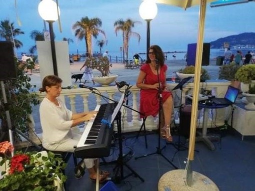 San Bartolomeo al mare: mercoledì 21 agosto Paola e Chantelle in concerto San Bartolomeo al mare: mercoledì 21 agosto Paola e Chantelle in concerto