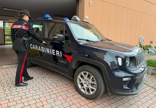 Diano Marina, litiga con il fratello poi aggredisce i carabinieri: arrestato un ventinovenne