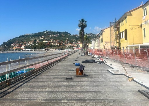 Passeggiata di Borgo Prino, altri 141 mila euro. Palazzo civico spiega: &quot;Migliorie necessarie per un’opera duratura&quot;