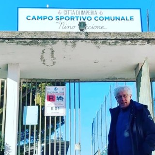 Chicco Lombardi fotografato all'ingresso del 'Ciccione'