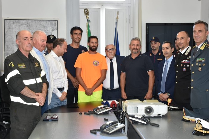 Ritrovato il piccolo Allen, il prefetto Romeo: "Abbiamo dimostrato che lavorando tutti insieme si raggiungono i risultati" (Foto e Video)