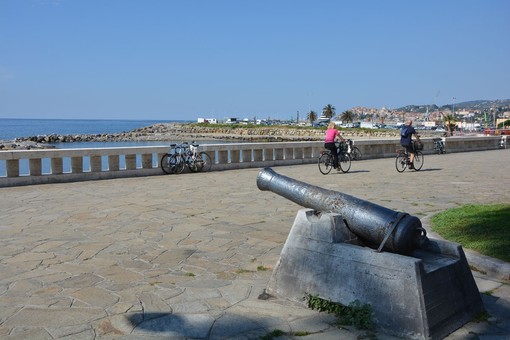 APPUNTI DI STORIA. I cannoni della Spianata di Oneglia, simbolo di virtù eroiche APPUNTI DI STORIA. I cannoni della Spianata di Oneglia, simbolo di virtù eroiche