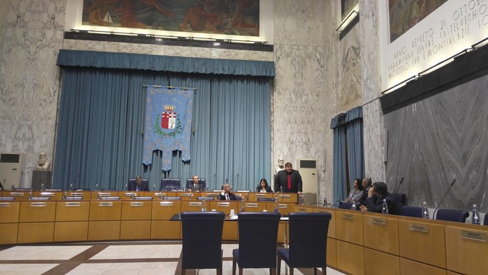 Imperia: l'annuncio dell'Assessore Oneglio "Presto una carta per il trasporto pubblico locale con esenzioni per giovani, anziani e persone in difficoltà" Imperia: l'annuncio dell'Assessore Oneglio "Presto una carta per il trasporto pubblico locale con esenzioni per giovani, anziani e persone in difficoltà"