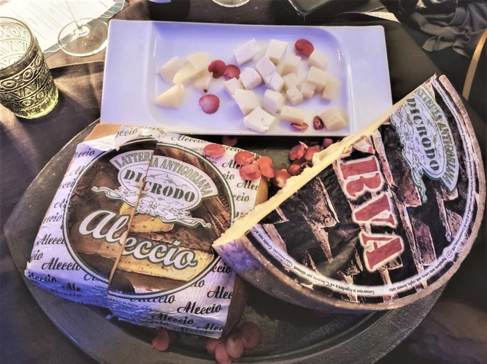 Festival di Sanremo 2023: grande successo per il 'Gala' del nostro giornale con Elisabetta Gregoraci a Villa Noseda (Foto) Festival di Sanremo 2023: grande successo per il 'Gala' del nostro giornale con Elisabetta Gregoraci a Villa Noseda (Foto)