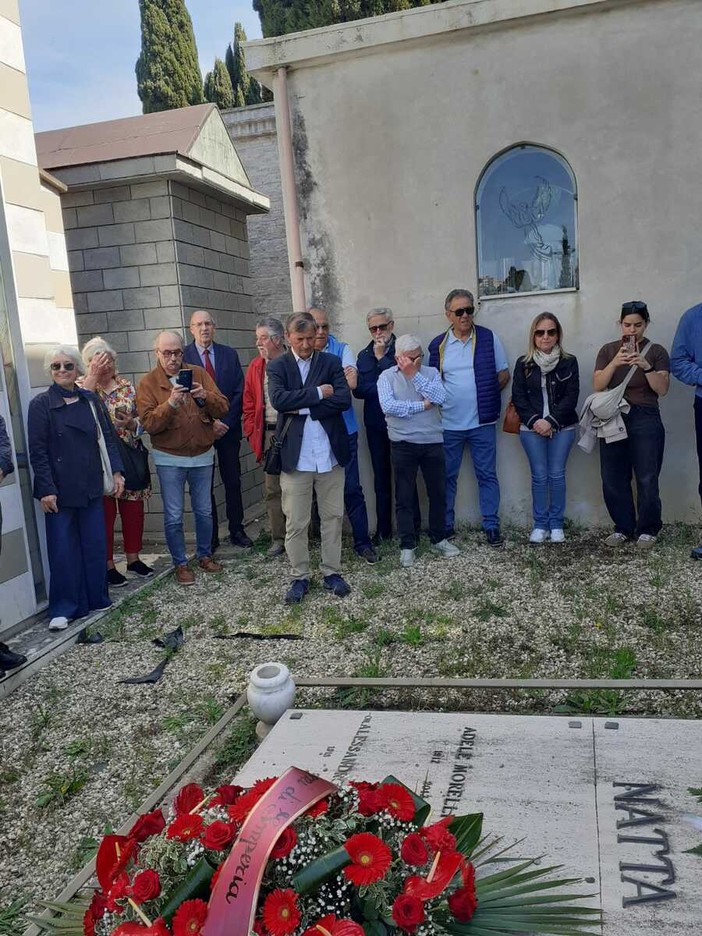 Alessandro Natta, il comunista gentile che guidò il PCI. Il ricordo nel cimitero di Oneglia Alessandro Natta, il comunista gentile che guidò il PCI. Il ricordo nel cimitero di Oneglia