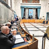 LA GRAFFIATA. Consiglio comunale a Imperia, in maggioranza dopo la caccia al Corvo si apre quella al Petomane (video) LA GRAFFIATA. Consiglio comunale a Imperia, in maggioranza dopo la caccia al Corvo si apre quella al Petomane (video)