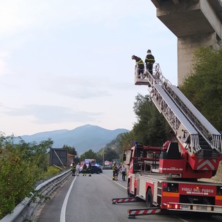 Imperia: caduta di calcinacci dal viadotto autostradale, interviene Autofiori: "Nessuna problematica strutturale rilevata" Imperia: caduta di calcinacci dal viadotto autostradale, interviene Autofiori: "Nessuna problematica strutturale rilevata"