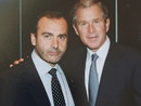 Il già Comandante dei NOCS Claudio Clemente ospite dei Martedì Letterari del casinò di Sanremo. Nella foto Clemente assieme al 43º presidente degli Stati Uniti d'America George W. Bush