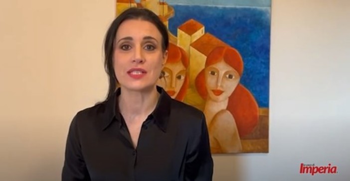 Cristina Sarti protagonista della rassegna 'Estate sotto l'Arco' in piazza Pagliari a Imperia