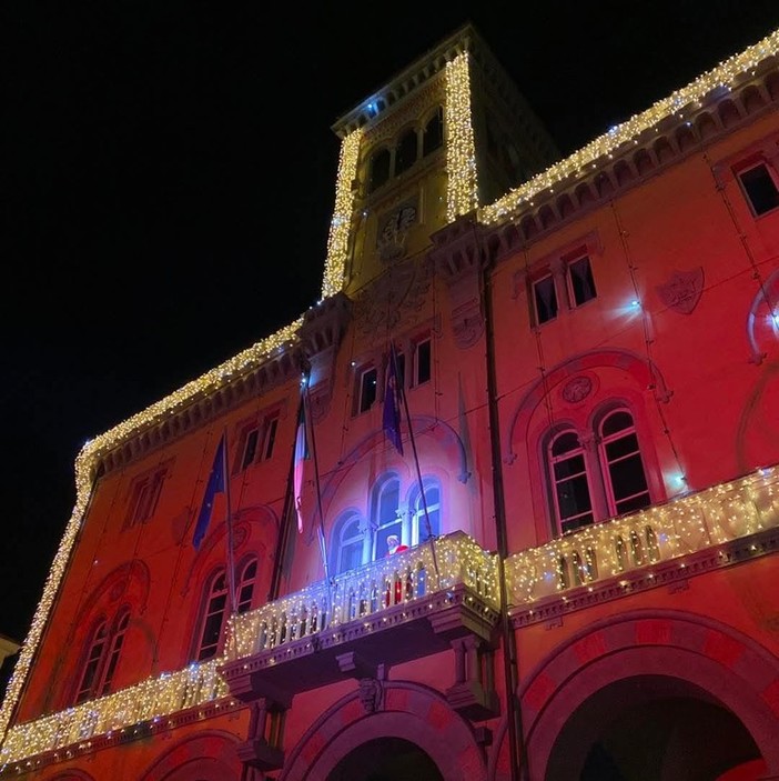 Polemiche e luminarie, i consiglieri dem: "Alternare la cerimonia di accensione a Oneglia e Porto"