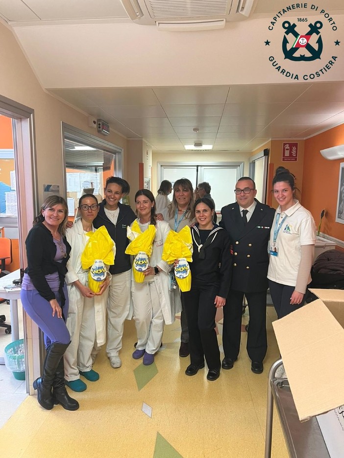 Guardia Costiera e Il Porto dei piccoli Insieme per iniziative di solidarietà Guardia Costiera e Il Porto dei piccoli Insieme per iniziative di solidarietà