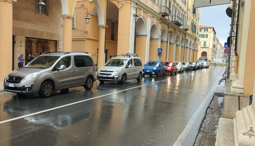 Imperia, 'semafori intelligenti' e pioggia: città nel caos traffico, automobilisti esasperati