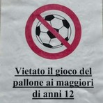 Ai Ponti di Pornassio: vietato il pallone… ma solo ai “grandi".  Il Comune non ne sa nulla