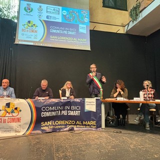 Un momento della conferenza stampa Un momento della conferenza stampa