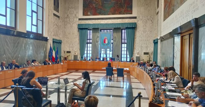 Consiglio comunale di Imperia, lunedì 18 maggio torna l’assemblea: focus su porto turistico, diritti dei disabili e bilancio