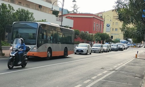La coda in via Della Repubblica
