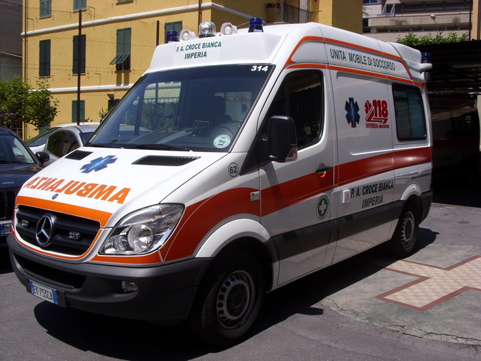 Imperia: soccorsi al Prino per una 83enne che ha rischiato di annegare Imperia: soccorsi al Prino per una 83enne che ha rischiato di annegare