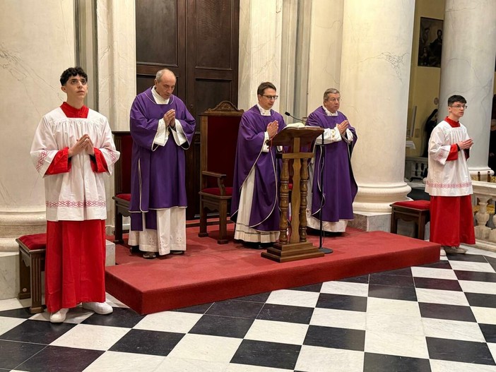 La celebrazione del Mercoledì delle Ceneri a Diano Marina La celebrazione del Mercoledì delle Ceneri a Diano Marina