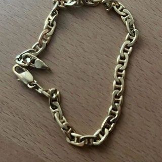 Rubano una collana appartenuta al padre alla Suerte di Laigueglia, il disperato appello di una lettrice Rubano una collana appartenuta al padre alla Suerte di Laigueglia, il disperato appello di una lettrice