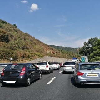 Pasquetta, code in autostrada: traffico intenso sulla A10