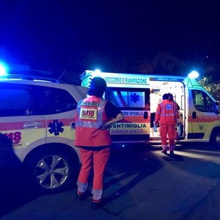 Ventimiglia, “sono stato accoltellato, aiutatemi”, migrante si presenta alla Croce Verde per essere soccorso