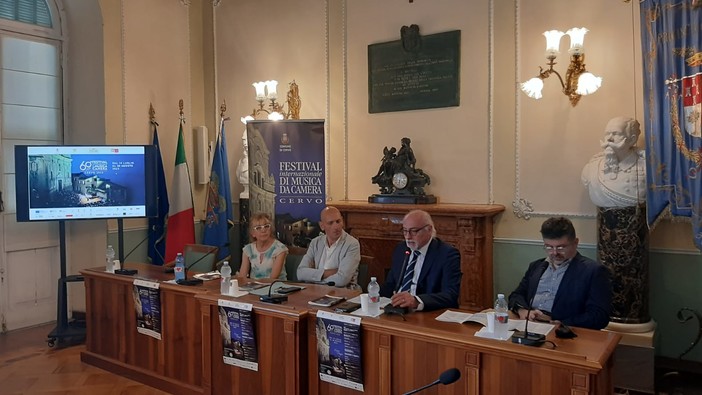 Cervo, dal 14 luglio al 30 agosto la 60˚ edizione del Festival Internazionale di Musica da Camera (foto e video) Cervo, dal 14 luglio al 30 agosto la 60˚ edizione del Festival Internazionale di Musica da Camera (foto e video)
