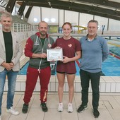 Anna Balbis campionessa italiana  nei 100 rana: la Rari Nantes Raineri Imperia celebra un trionfo storico (video)