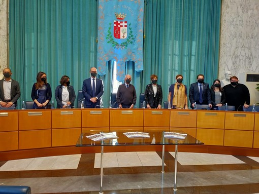Imperia, l'amministrazione è a metà mandato, Scajola: "Porto turistico potrà essere il nostro casinò, sul turismo obiettivo 500 mila presenze" (video) Imperia, l'amministrazione è a metà mandato, Scajola: "Porto turistico potrà essere il nostro casinò, sul turismo obiettivo 500 mila presenze" (video)