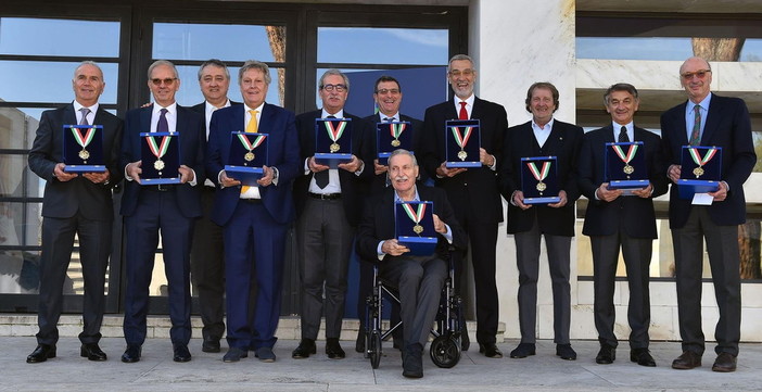 Imperia: all'allenatore imperiese Paolo Ragosa il 'Collare d'Oro' al merito sportivo del Coni (Foto) Imperia: all'allenatore imperiese Paolo Ragosa il 'Collare d'Oro' al merito sportivo del Coni (Foto)